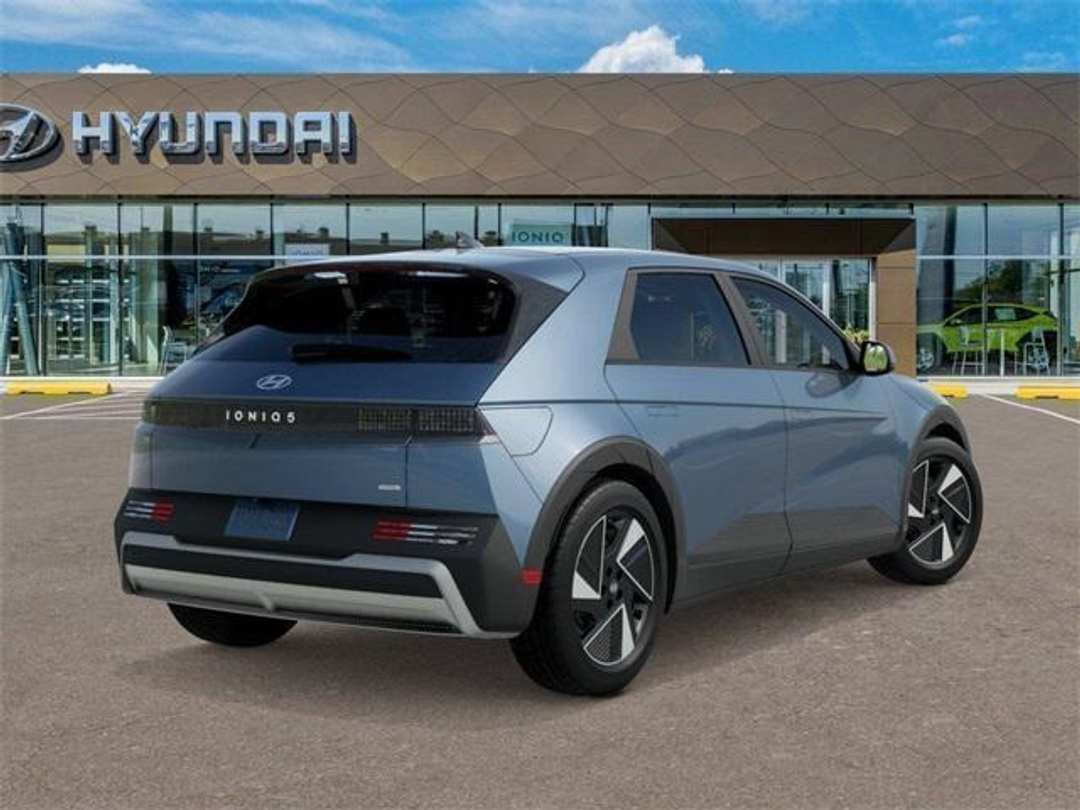 2026 Hyundai Ioniq 5 SE - Image 4