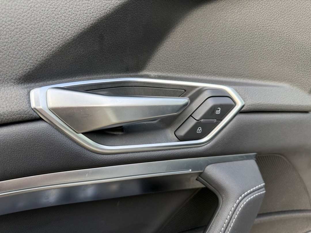 2022 Audi E-Tron sportback S line Premium - Image 12