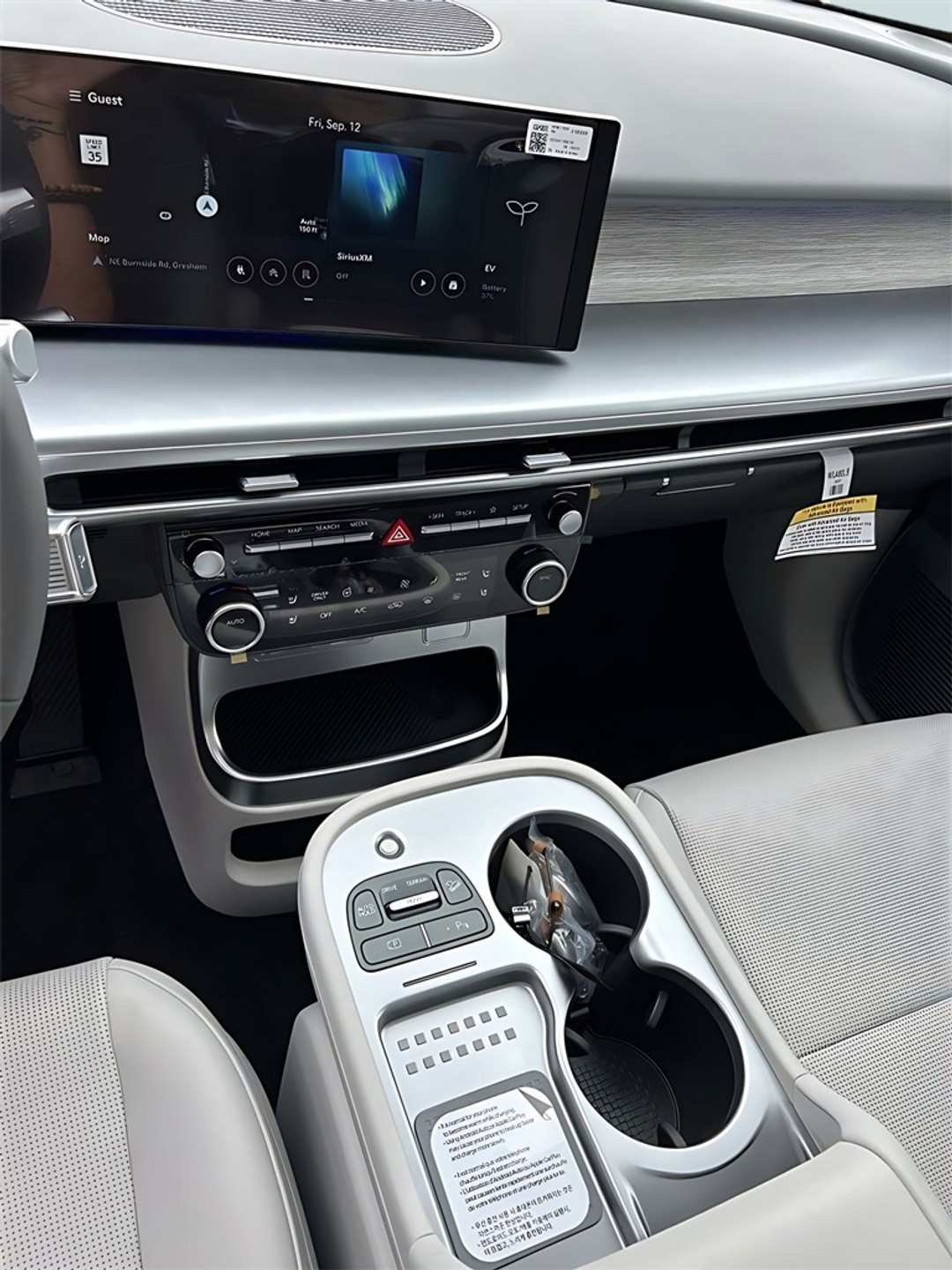 2026 Hyundai Ioniq 9 Performance Limited - Image 19