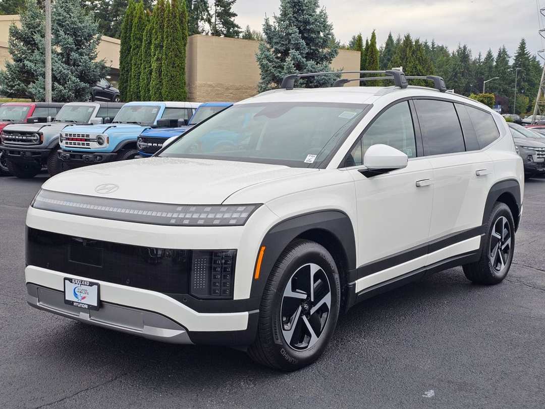 2026 Hyundai Ioniq 9 SE - Image 3