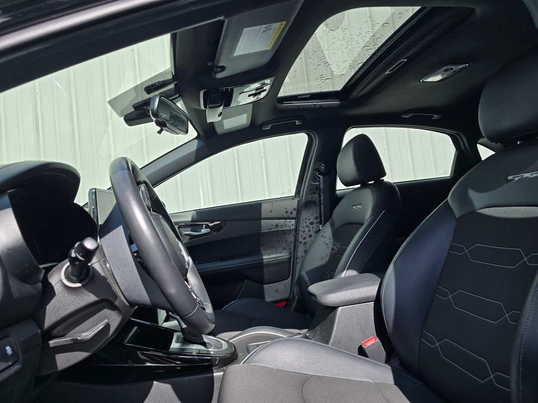 2023 Kia Forte GTLine - Image 2