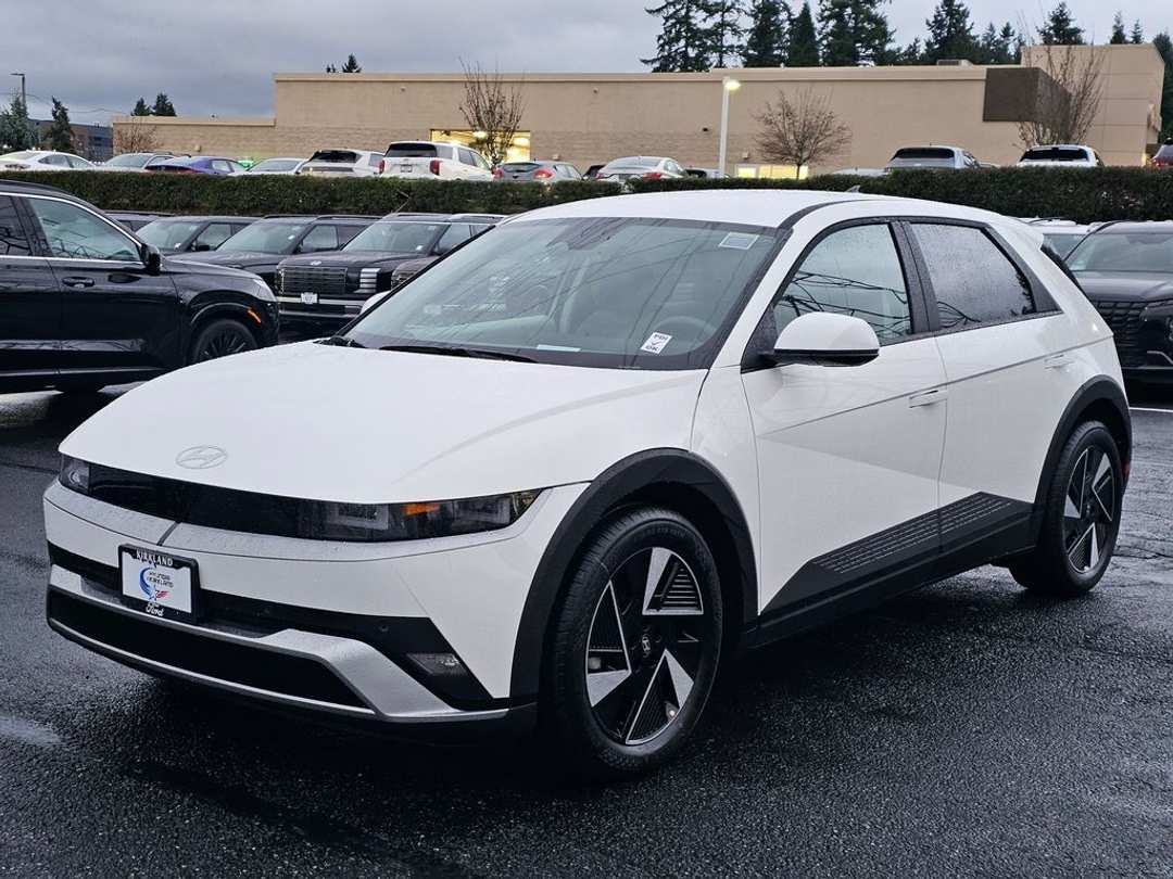 2026 Hyundai Ioniq 5 SEL - Image 3