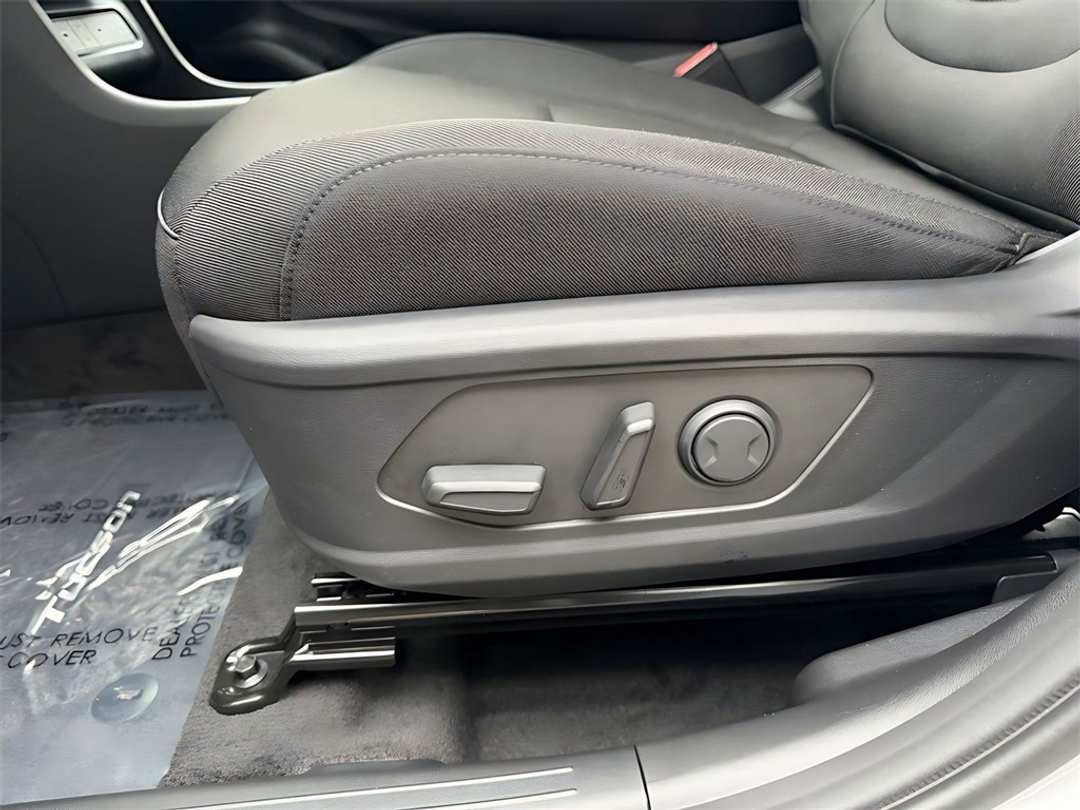 2026 Hyundai Tucson SEL - Image 13