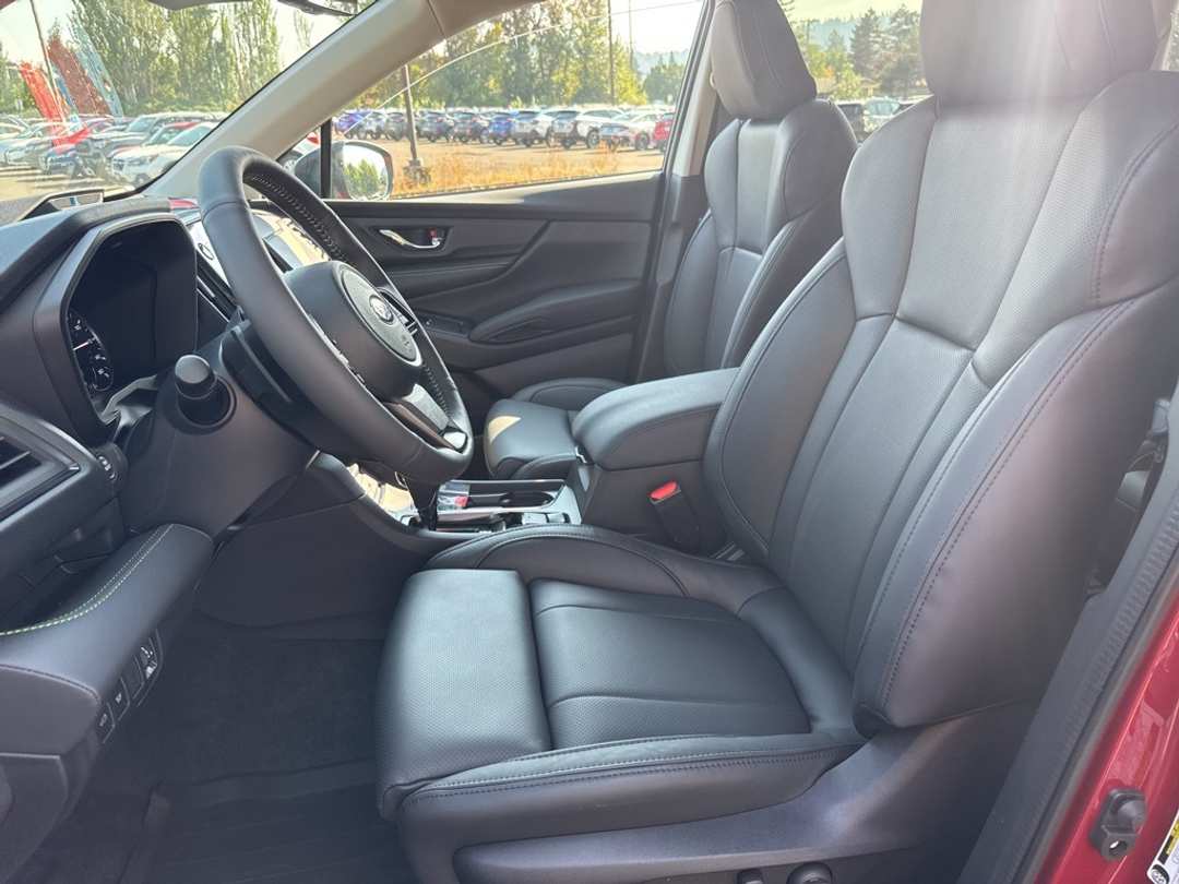 2025 Subaru Ascent Onyx Edition Touring - Image 16