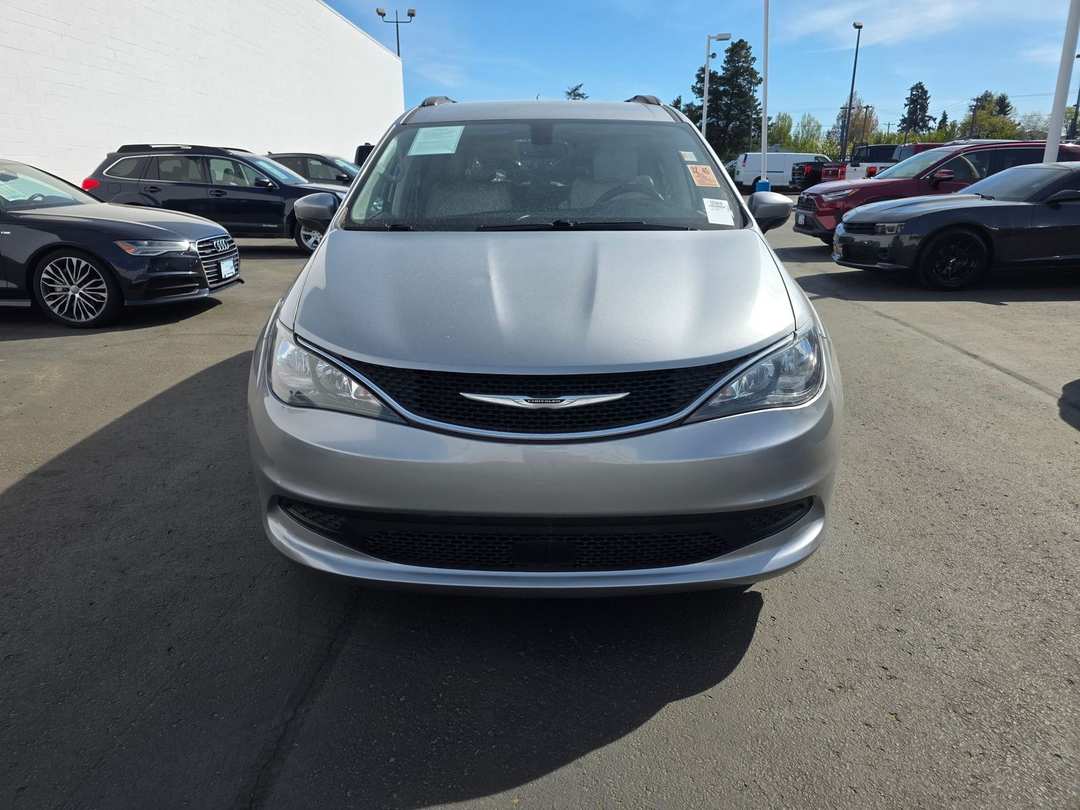 2021 Chrysler Voyager LXI - Image 3