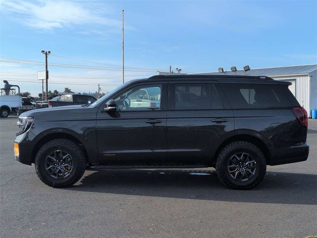 2026 Ford Expedition Tremor - Image 2