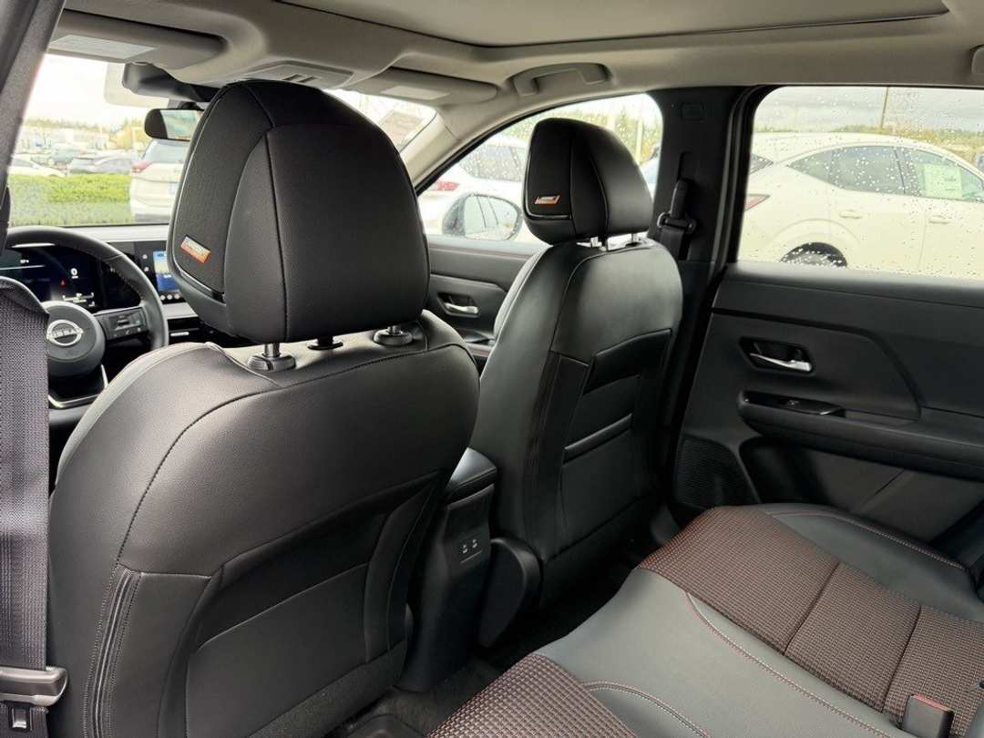 2026 Nissan Kicks SR - Image 29