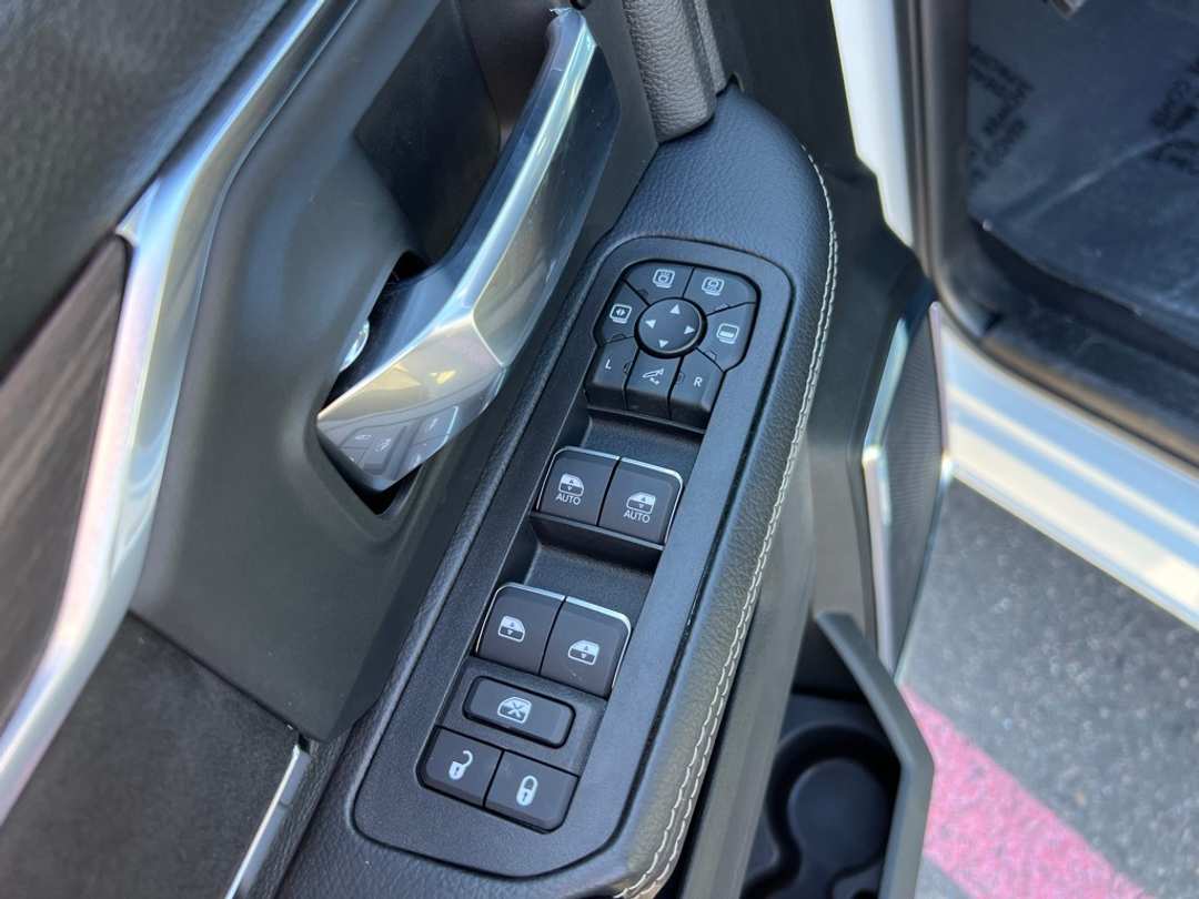 2026 Ram 2500 Laramie - Image 11