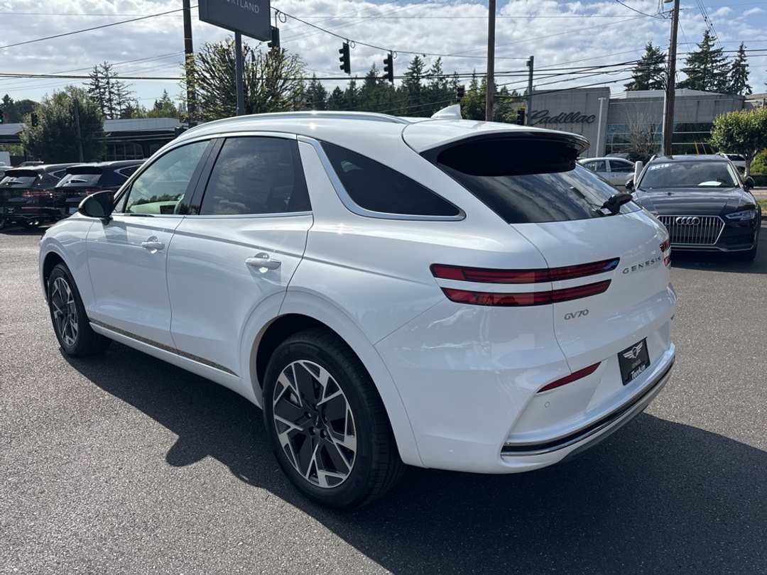 2026 Genesis Electrified Gv70 - Image 5