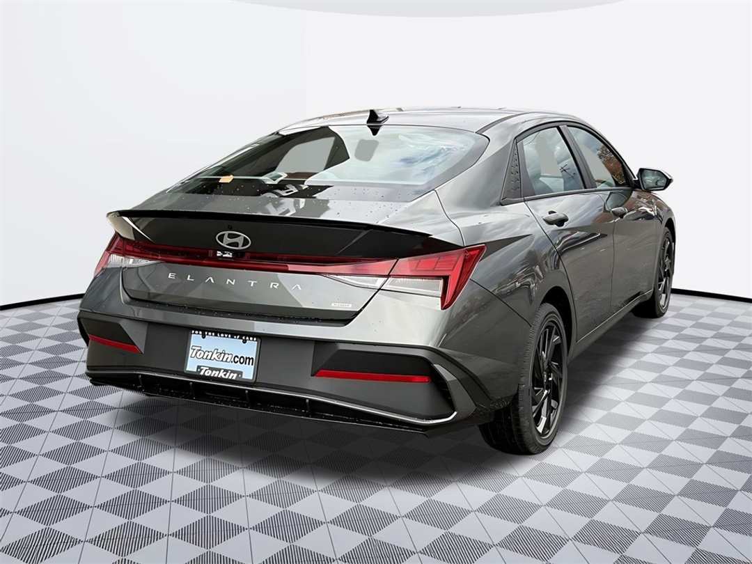 2026 Hyundai Elantra SEL Sport - Image 7