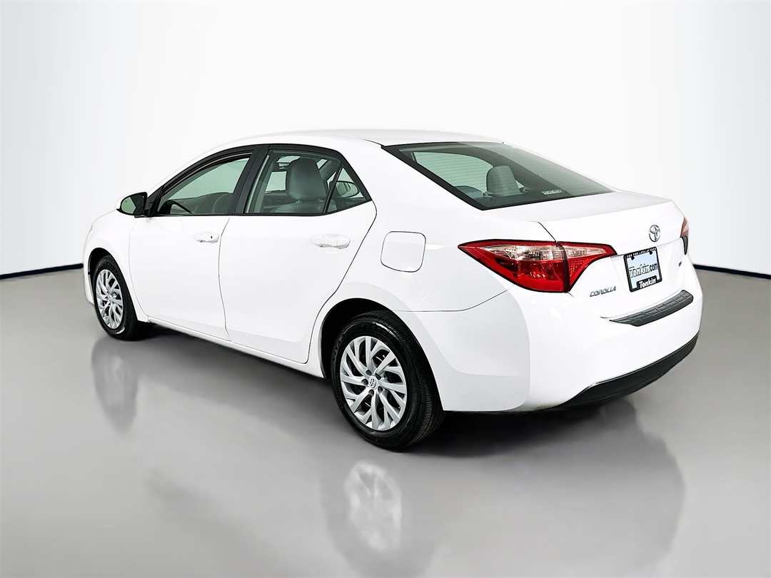 2019 Toyota Corolla LE - Image 5