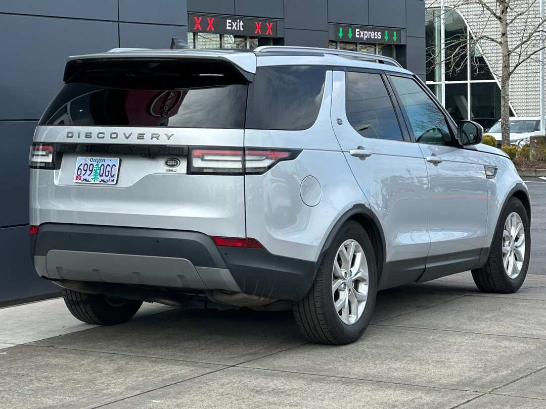 2018 Land Rover Discovery SE - Image 3