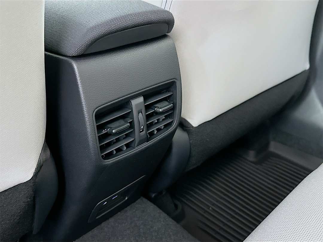 2026 Toyota Corolla Cross LE - Image 25