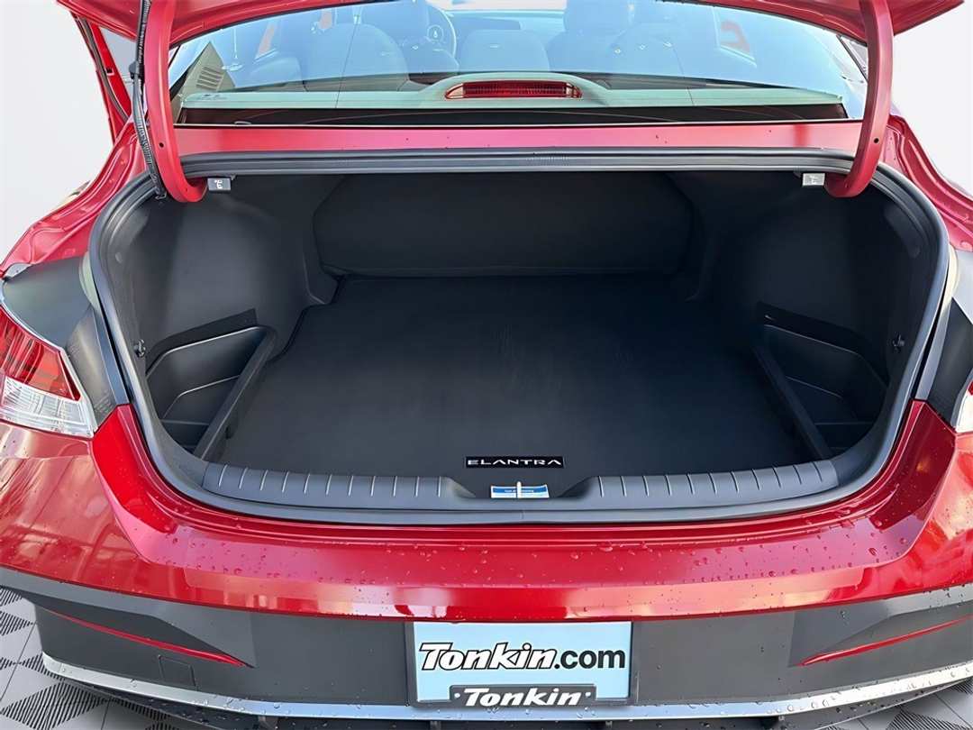 2026 Hyundai Elantra SEL Sport - Image 17