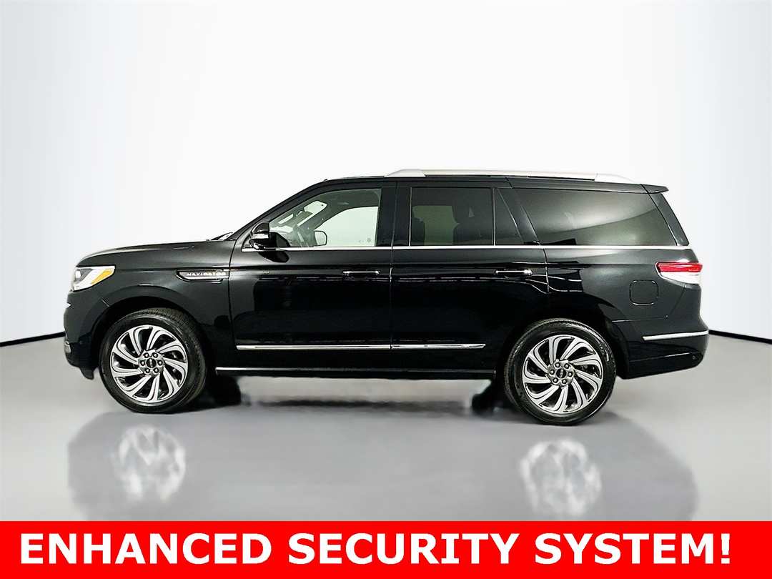 2023 Lincoln Navigator Reserve - Image 4