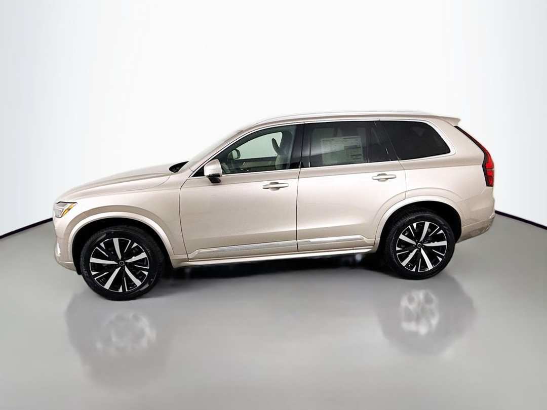 2026 Volvo Xc90 B6 Core - Image 2