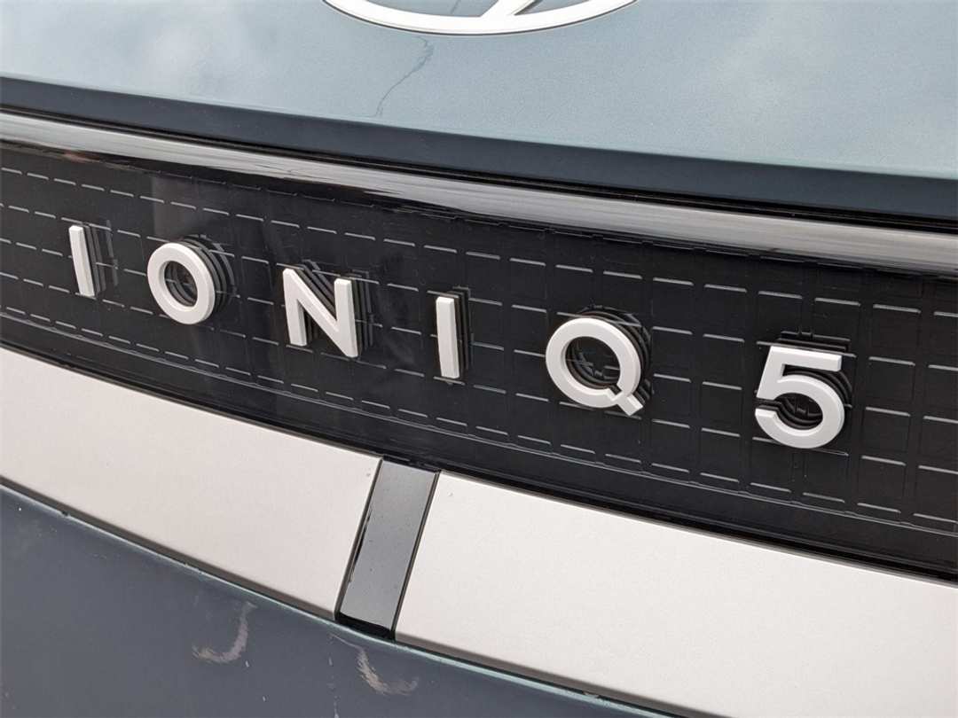 2025 Hyundai Ioniq 5 SE - Image 29
