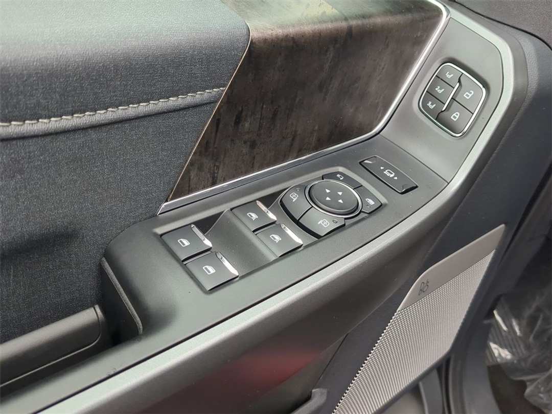 2026 Ford F-350Sd Lariat - Image 10