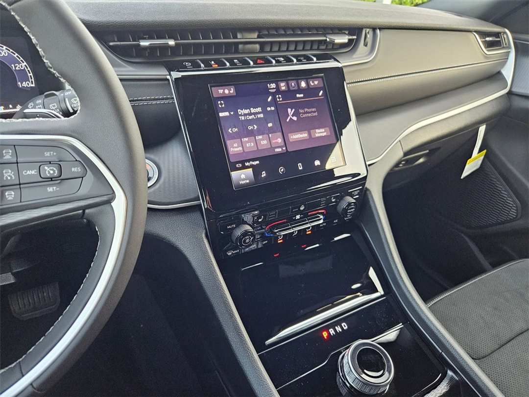 2025 Jeep Grand Cherokee Altitude X - Image 19