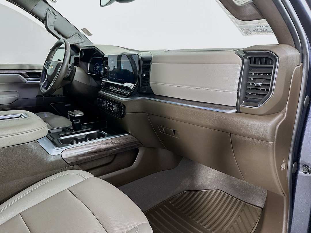 2022 Chevrolet Silverado 1500 LTZ - Image 31