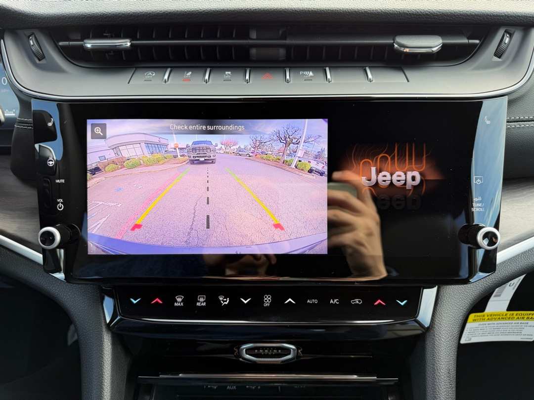 2026 Jeep Grand Cherokee Limited - Image 23