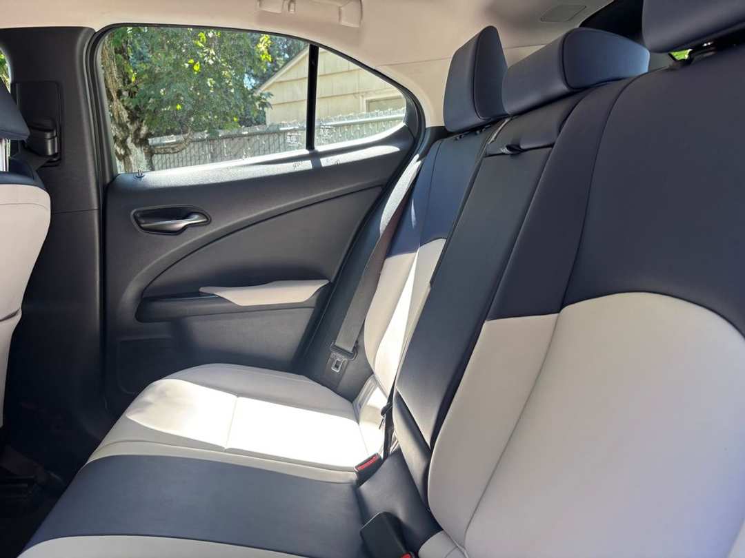 2021 Lexus Ux 250h - Image 30