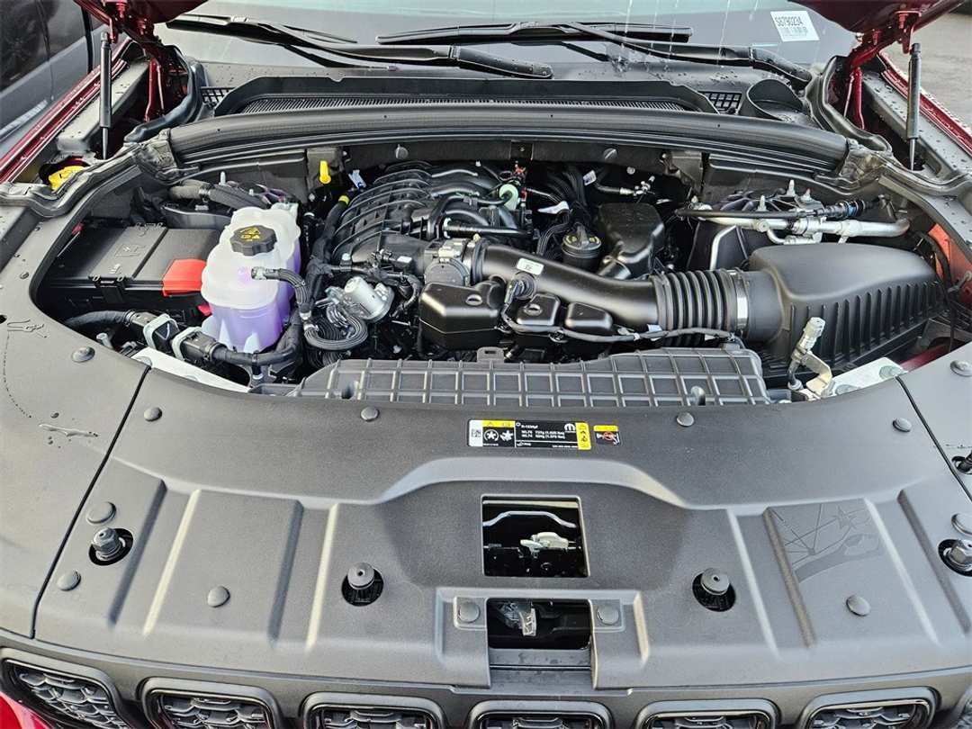 2025 Jeep Grand Cherokee Limited - Image 38