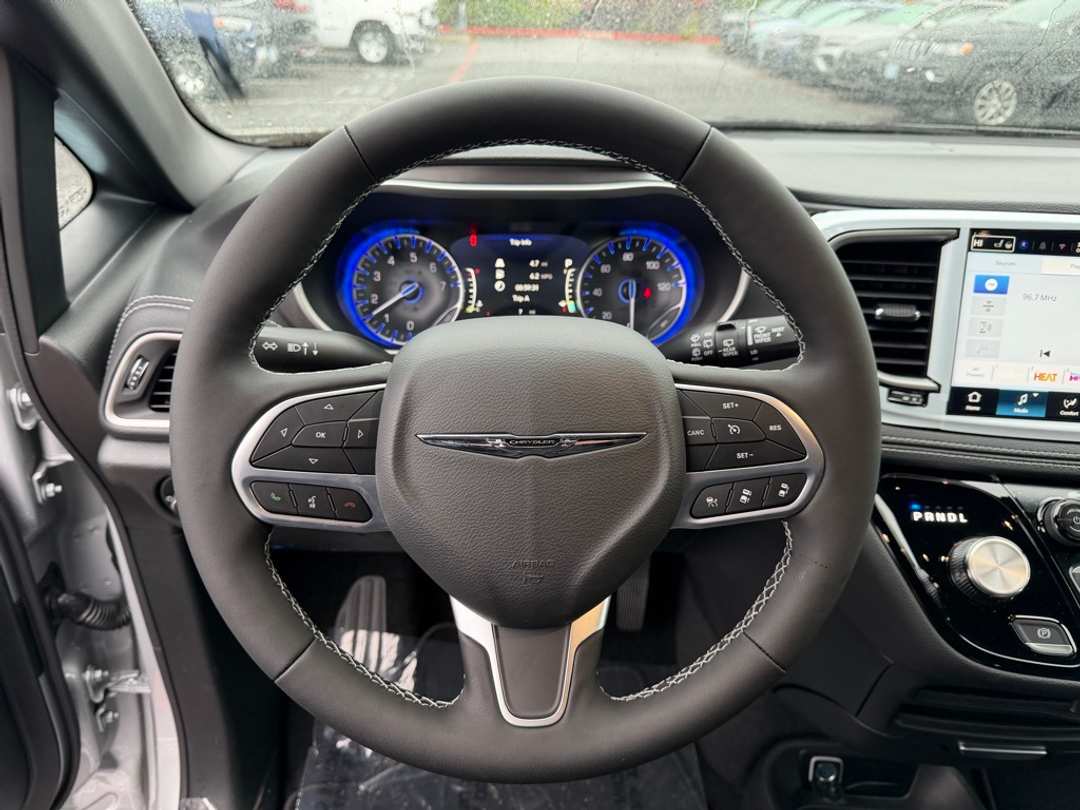 2026 Chrysler Pacifica Select - Image 20