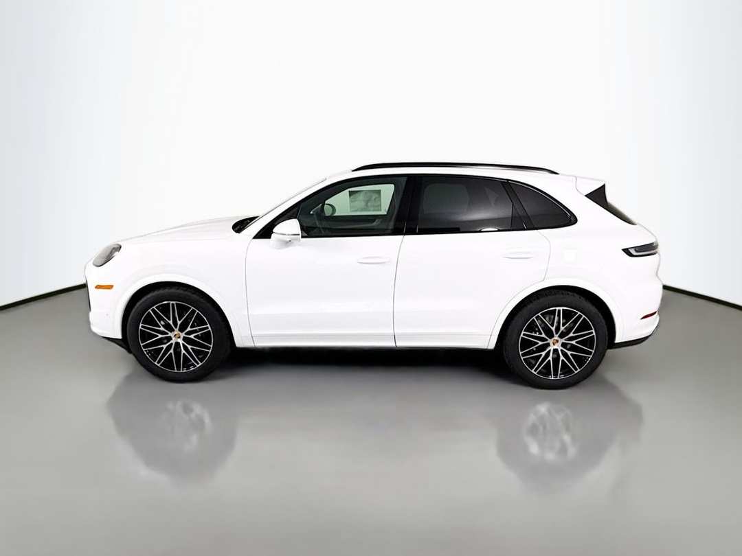2026 Porsche Cayenne - Image 2
