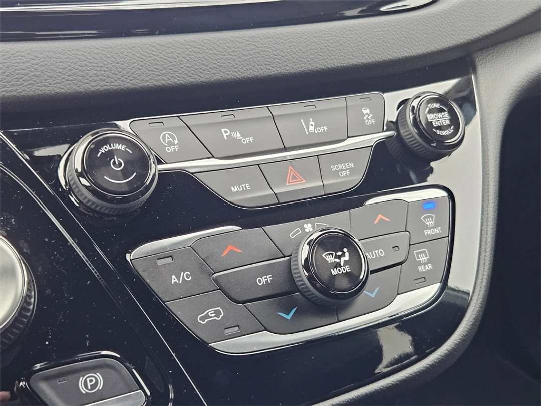 2026 Chrysler Voyager LX - Image 24