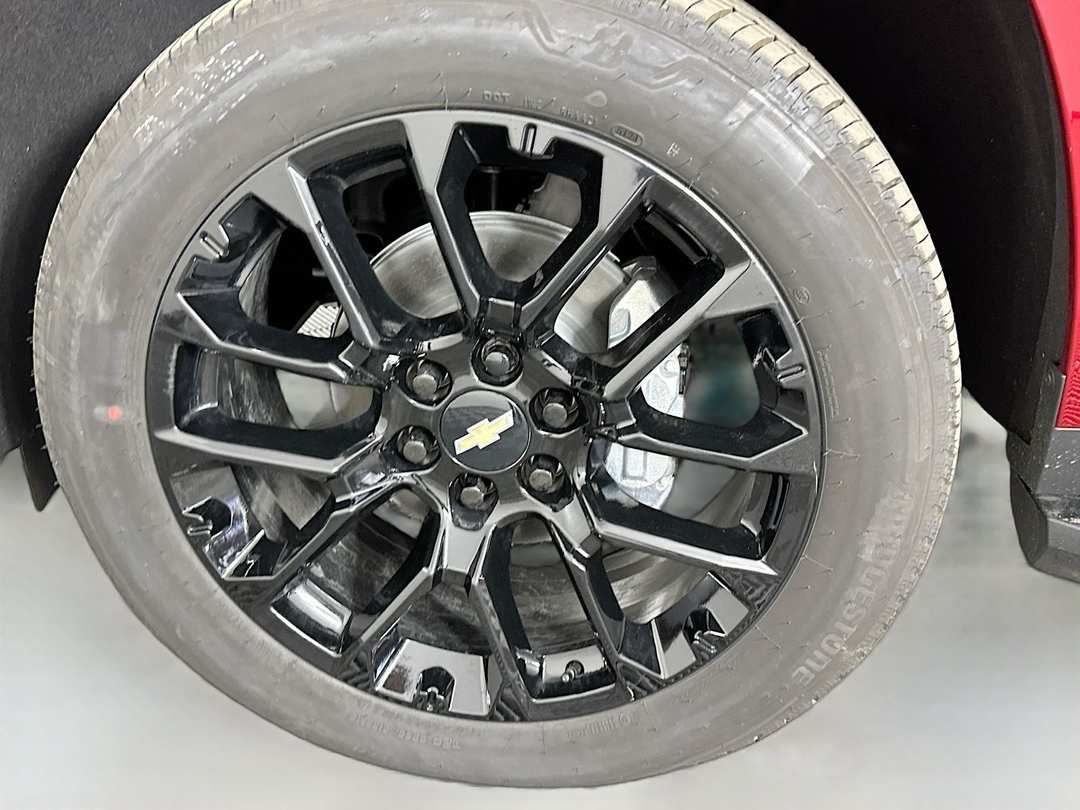 2025 Chevrolet Suburban Premier - Image 34