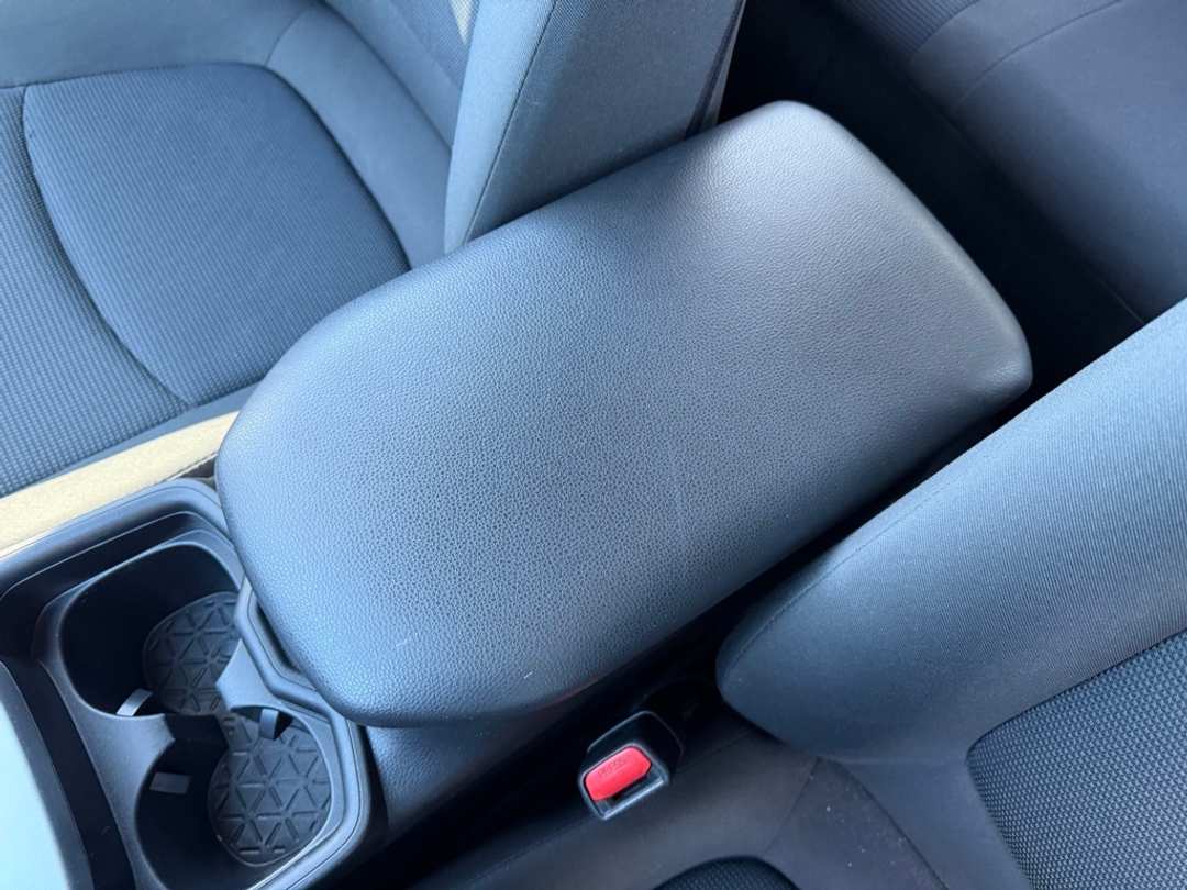 2020 Toyota Rav4 LE - Image 26