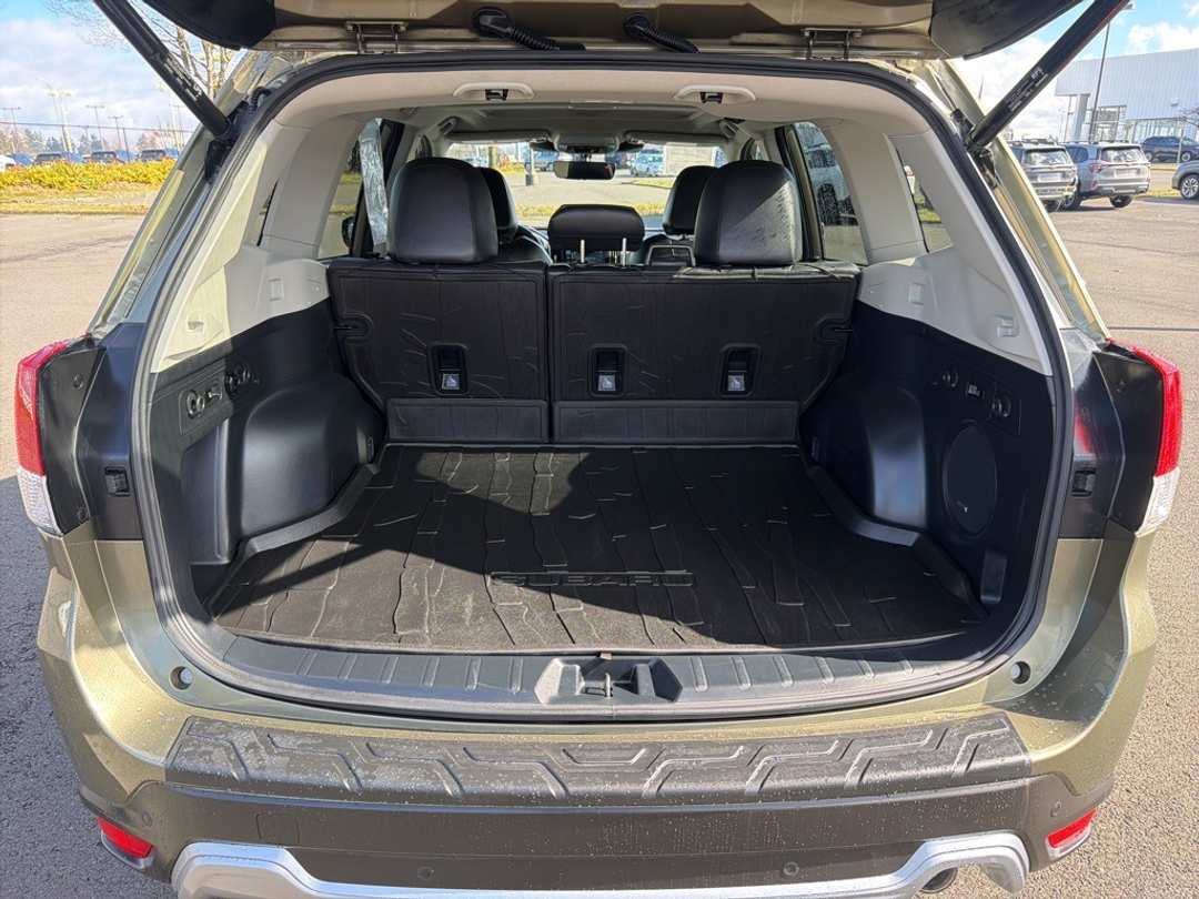 2024 Subaru Forester Touring - Image 21