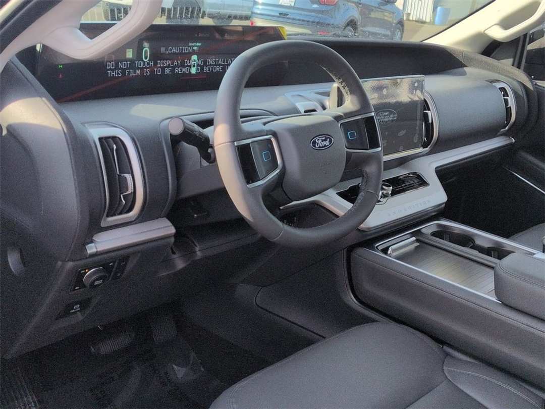 2026 Ford Expedition Max Active - Image 12