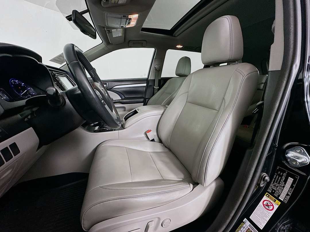 2015 Toyota Highlander XLE V6 - Image 22