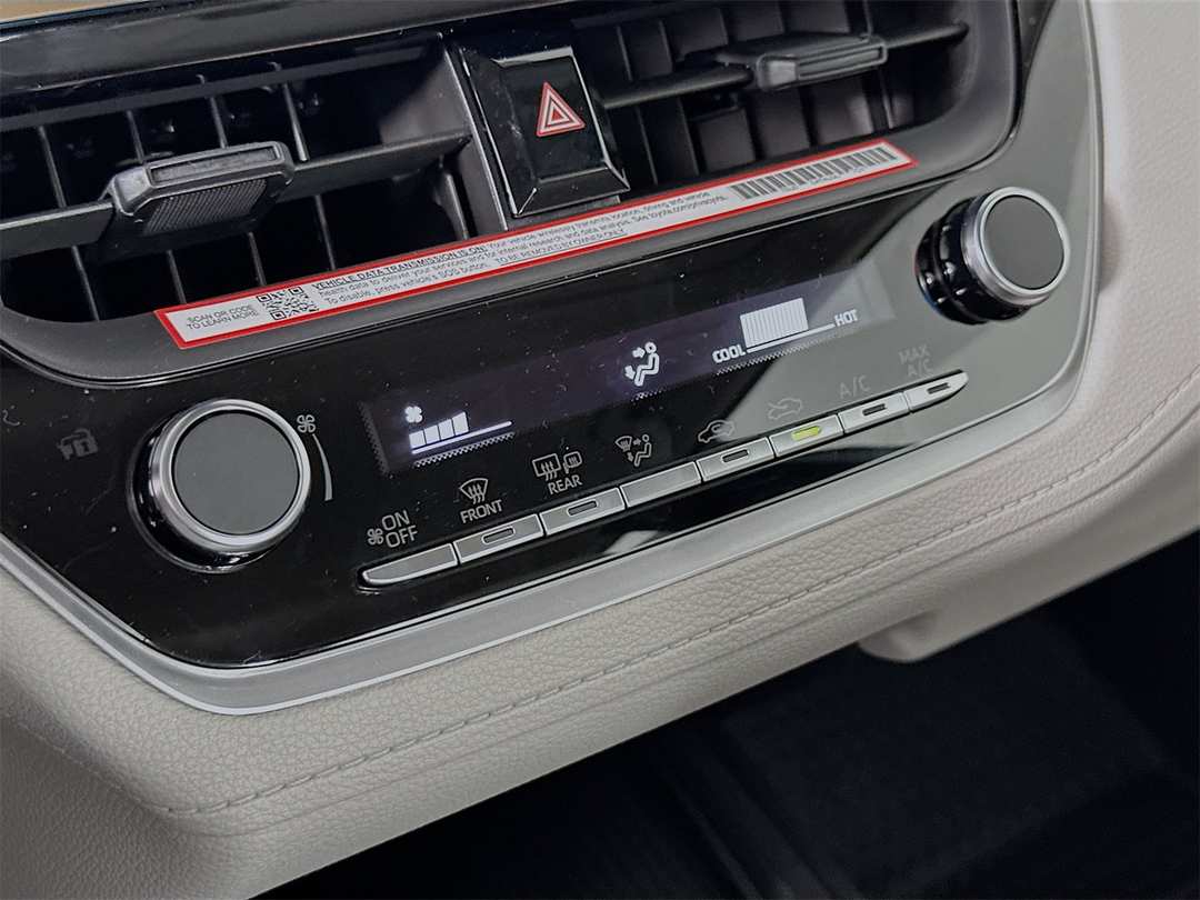 2026 Toyota Corolla Cross L - Image 16