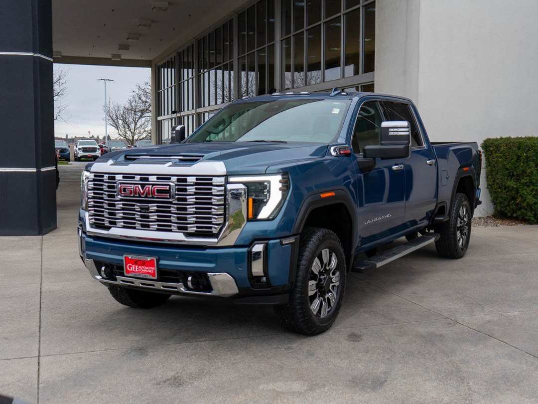 2025 GMC Sierra 2500Hd Denali - Image 3