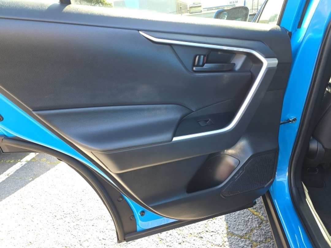 2020 Toyota Rav4 LE - Image 27