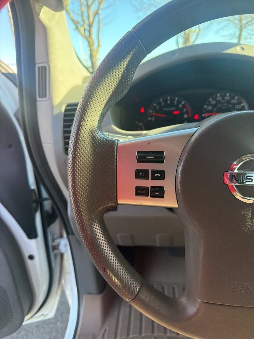 2013 Nissan Frontier SV - Image 30