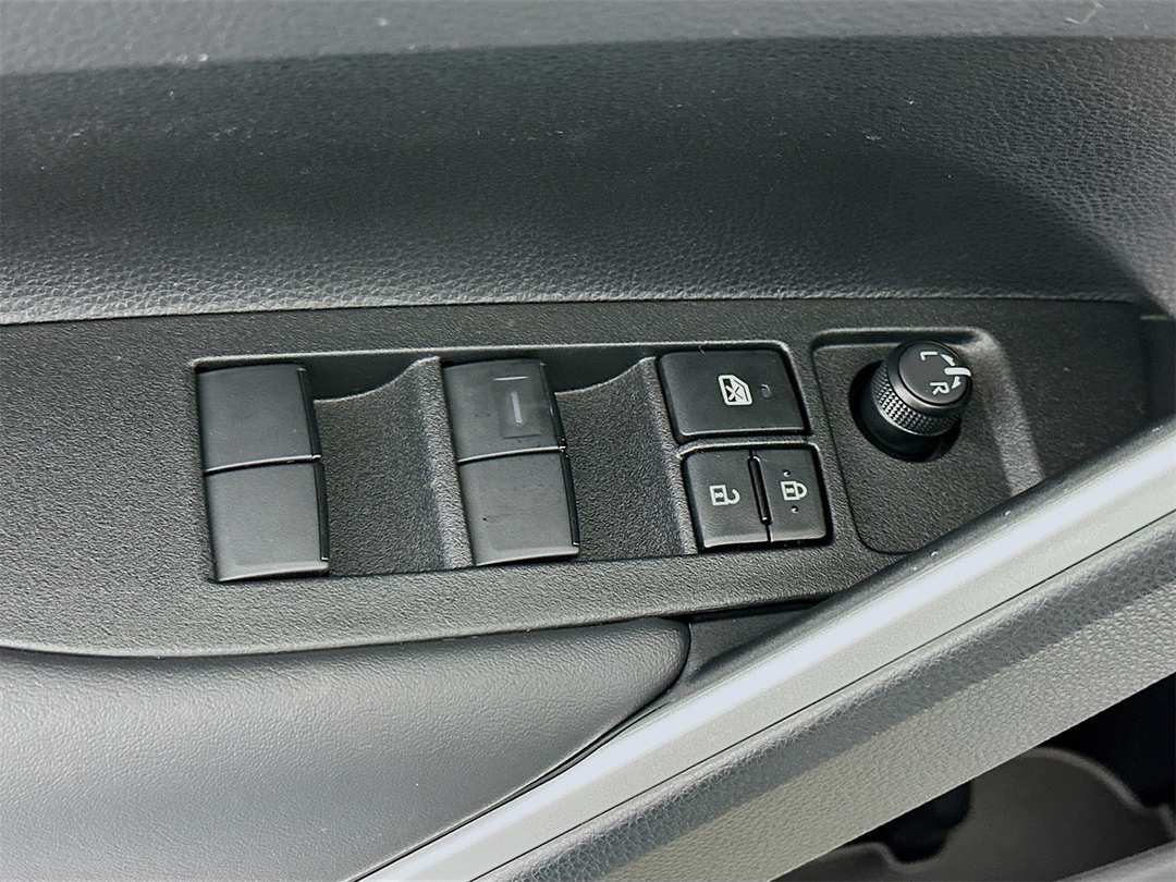 2026 Toyota Corolla Cross LE - Image 18