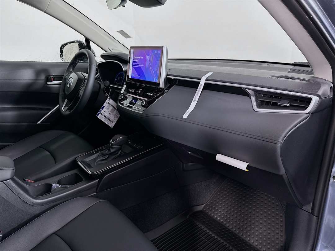 2026 Toyota Corolla Cross XLE - Image 31