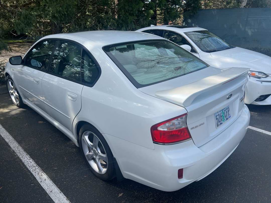 2009 Subaru Legacy 2.5i - Image 2