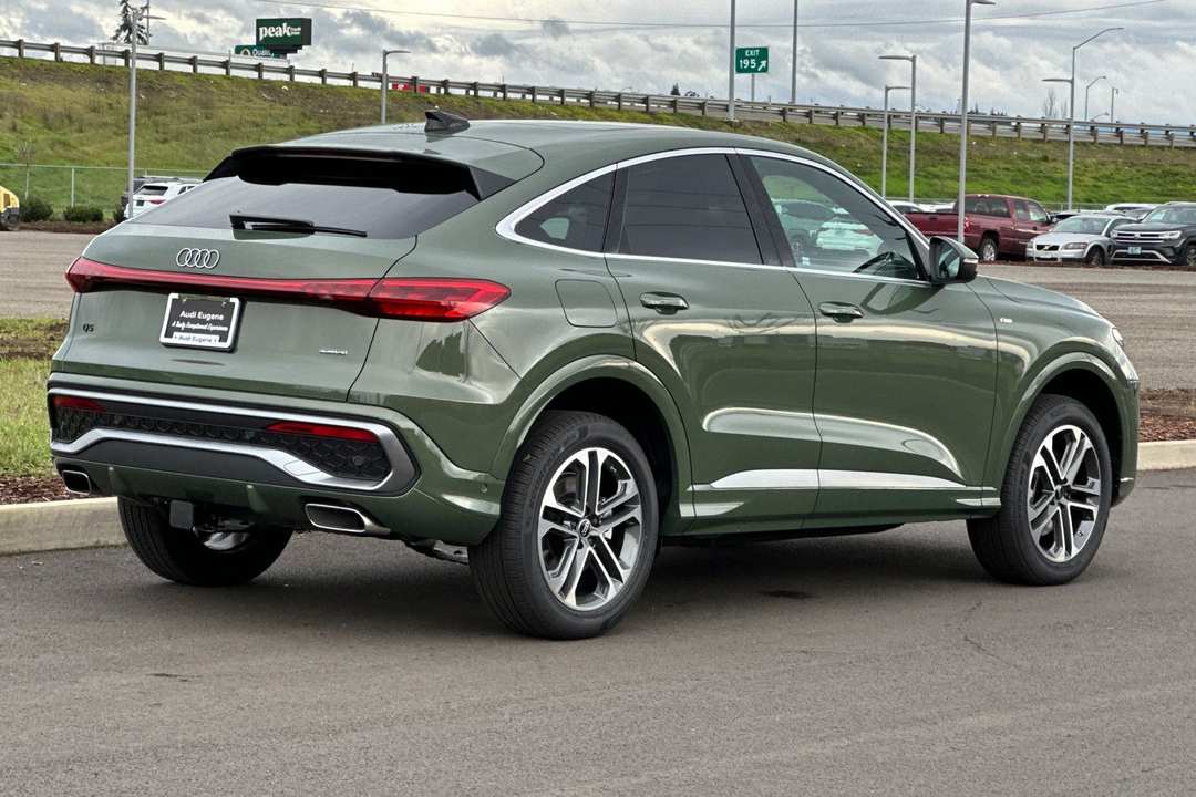 2025 Audi Q5 2.0T Premium Plus - Image 3