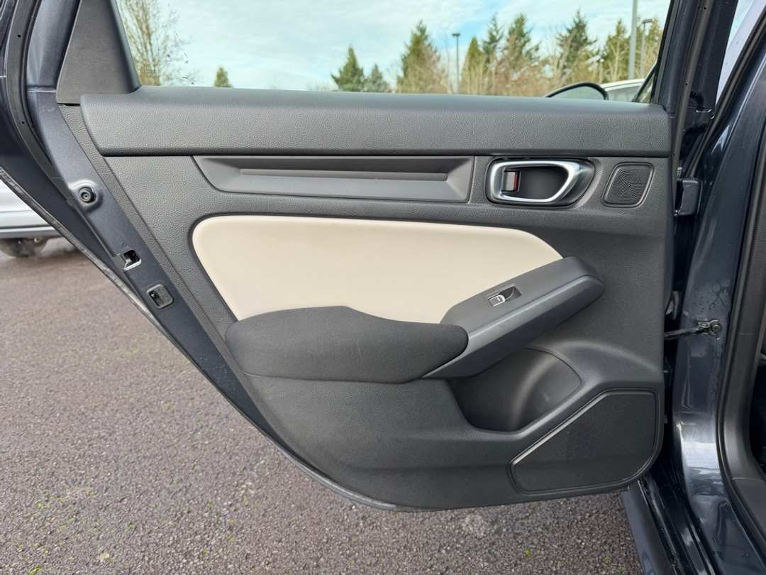 2022 Honda Civic EX - Image 29