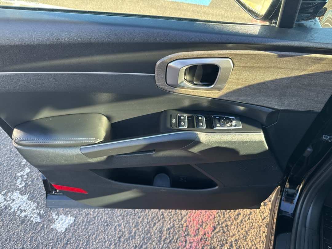 2022 Kia Sorento S - Image 15