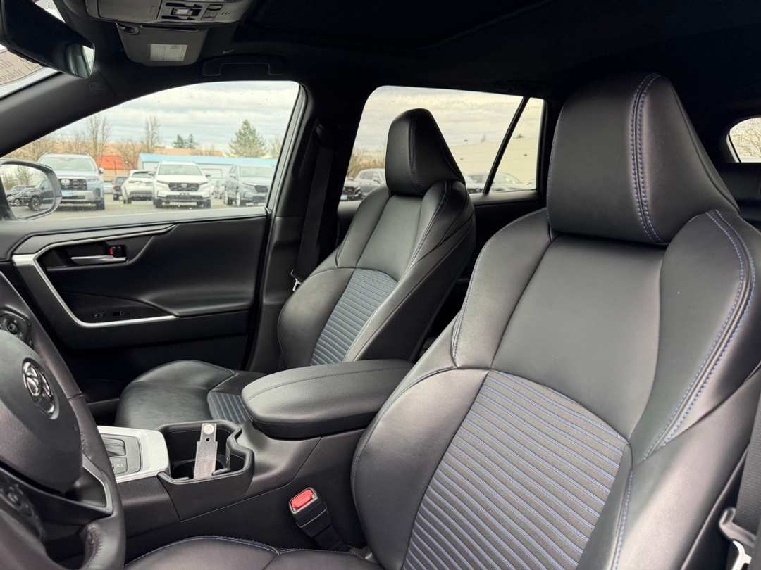 2023 Toyota Rav4 XSE - Image 15