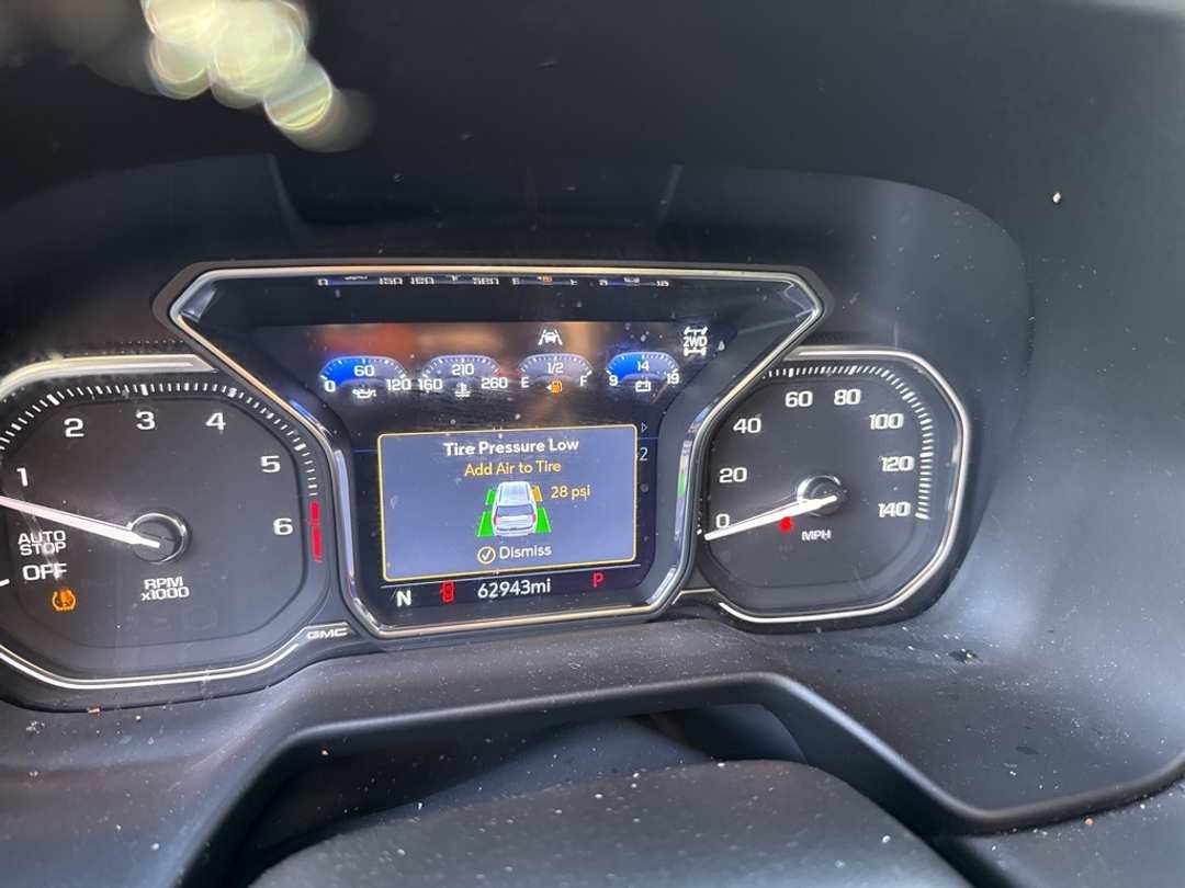 2021 GMC Yukon SLT - Image 9