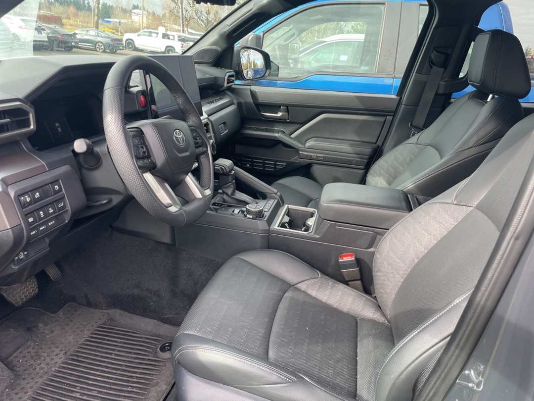 2025 Toyota Tacoma TRD Off Road - Image 7