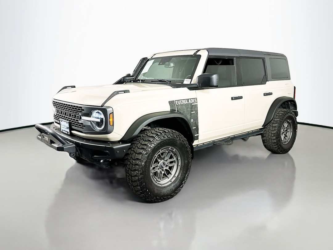 2022 Ford Bronco Everglades - Image 3