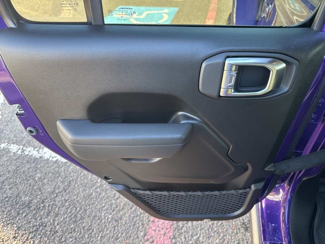 2026 Jeep Wrangler Rubicon - Image 25